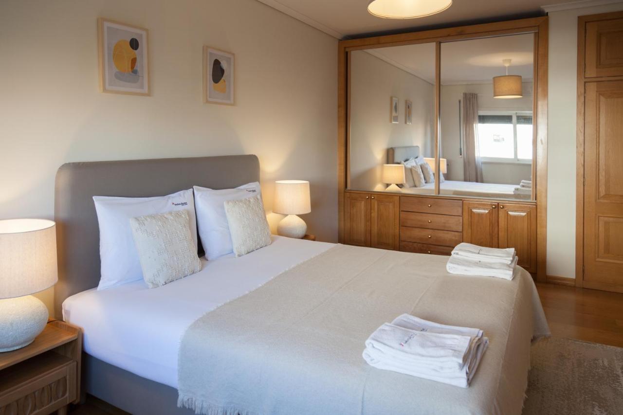 Flh Cascais Wooden Spacious Apartment Luaran gambar